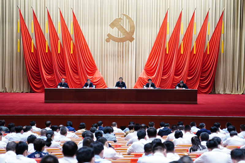　　9月1日，2021年秋季學期中央黨校（國家行政學院）中青年干部培訓班在中央黨校開班。中共中央總書記、國家主席、中央軍委主席習近平在開班式上發(fā)表重要講話。新華社記者 翟健嵐 攝